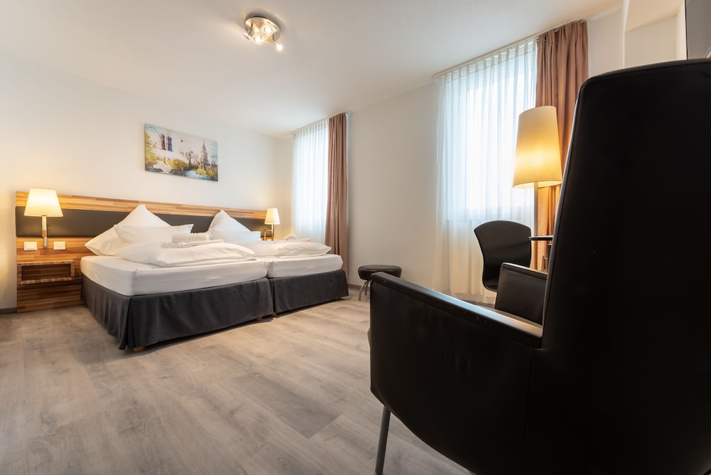 Business Double Room, 1 Bedroom, Accessible, Non Smoking photo 1