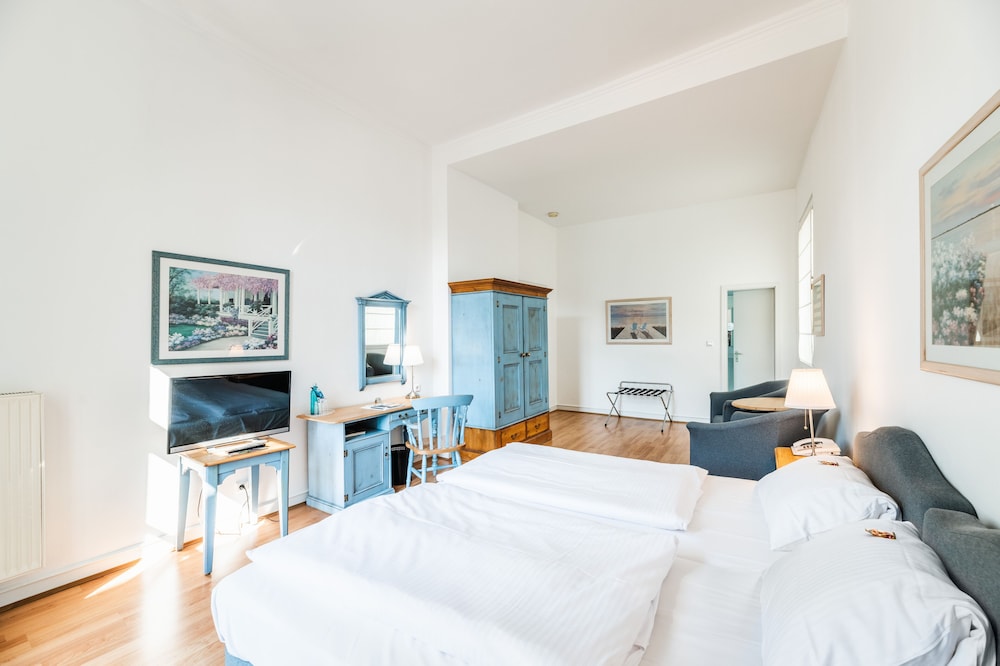 Standard Double Room photo 2