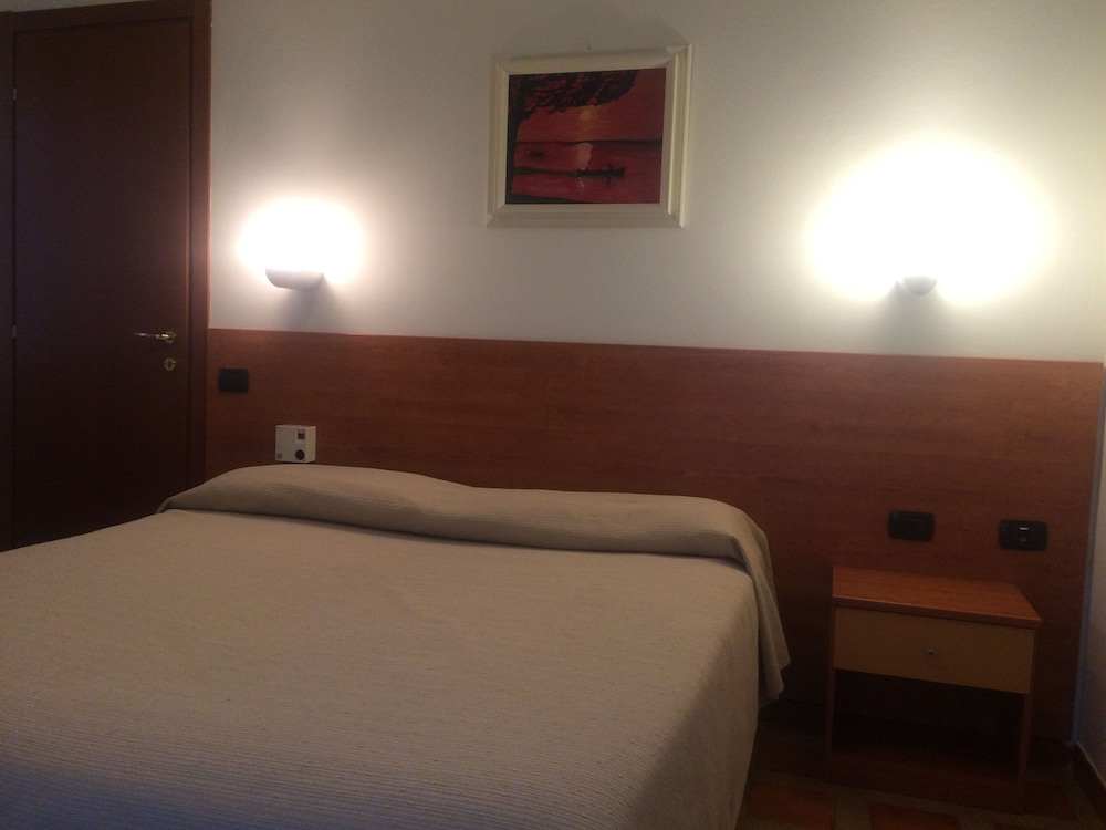 Standard Double Or Twin Room photo 2
