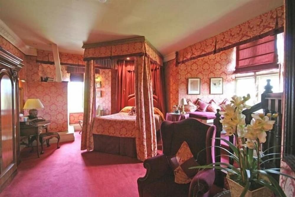 Castle Feature room - Photo 4