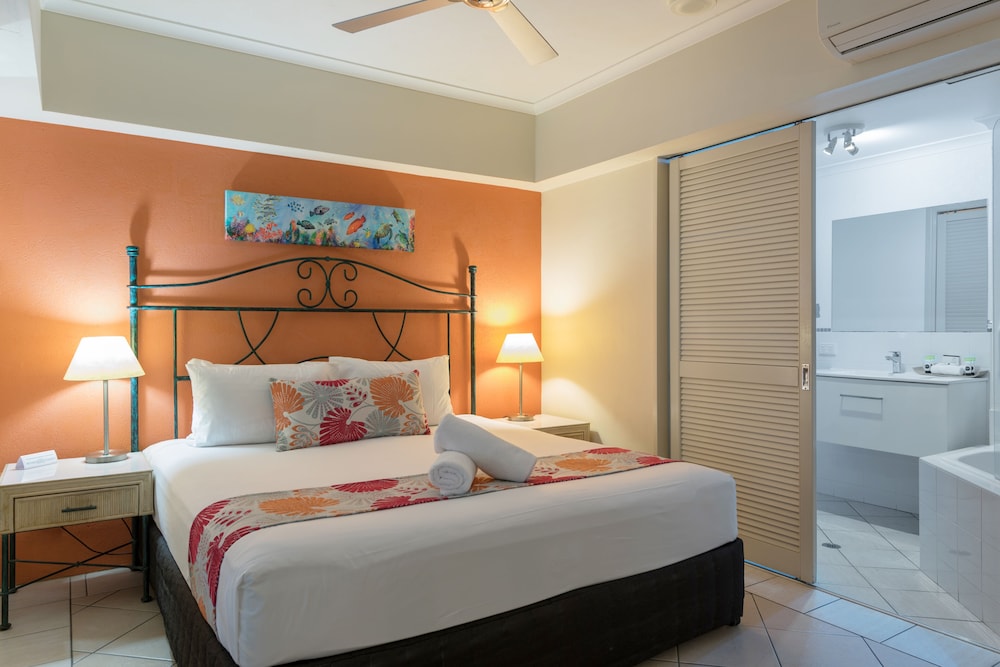 1 Bedroom Apartment (Adults Only) - Photo 6