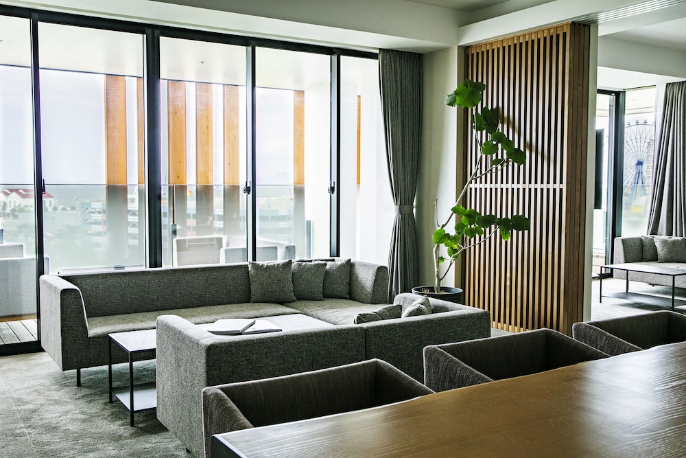 Luxury Suite - Photo 5