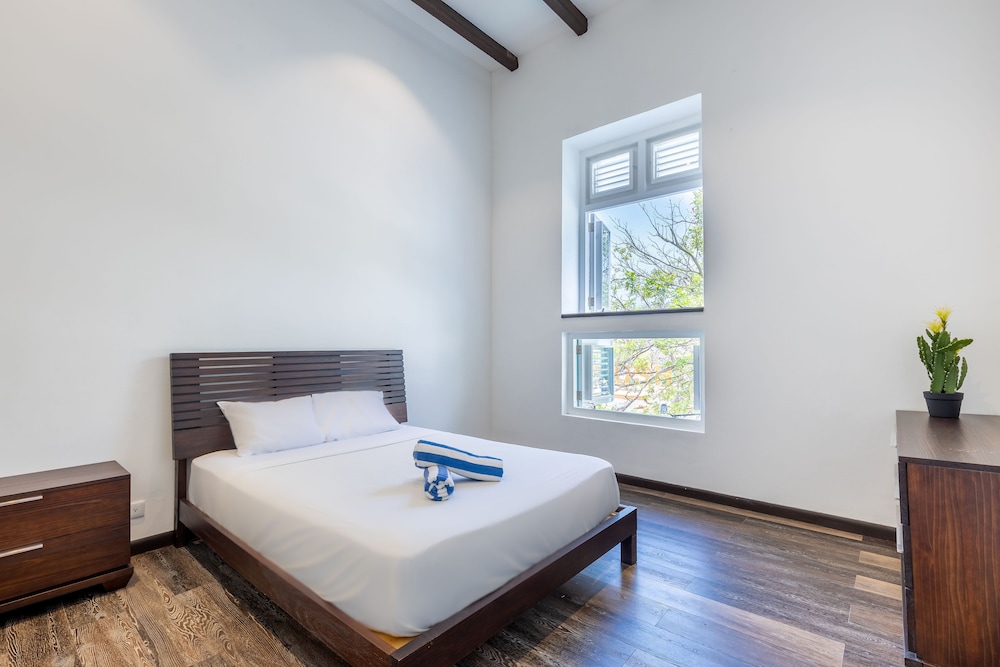 Grand Apartment, 3 Bedrooms, City View