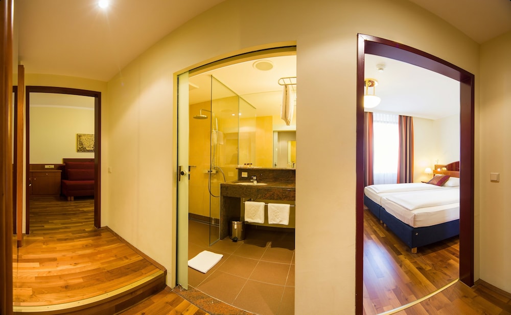 Premium Suite, Courtyard View photo 1