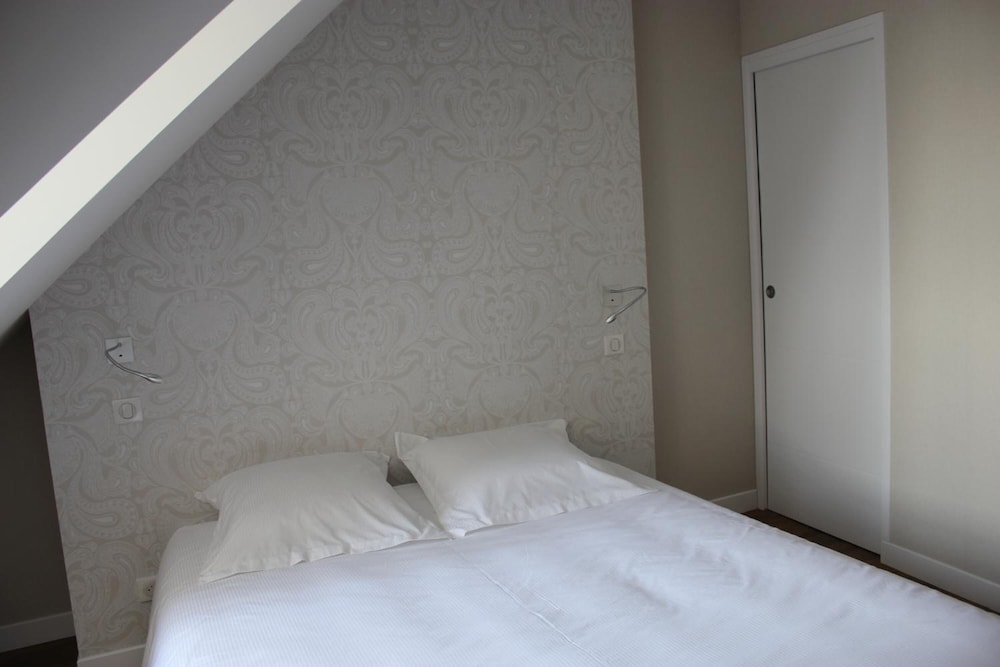 Double Room (Guillaume Appolinaire) photo 1
