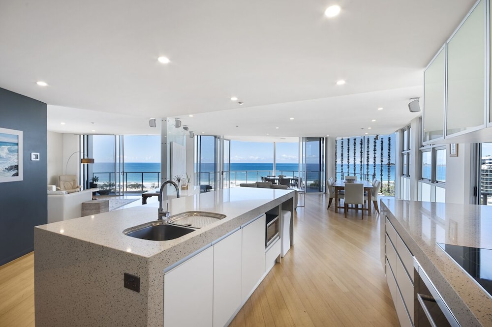 Executive Apartment, 3 Bedrooms, Ocean View photo 3
