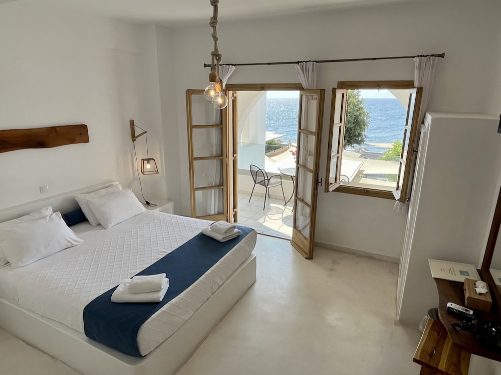 Studio, Sea View