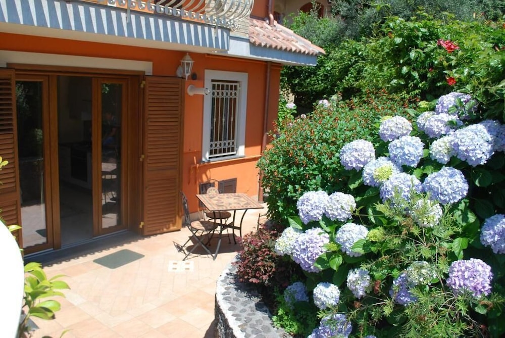 Family Apartment, 1 Bedroom, Garden View photo 1