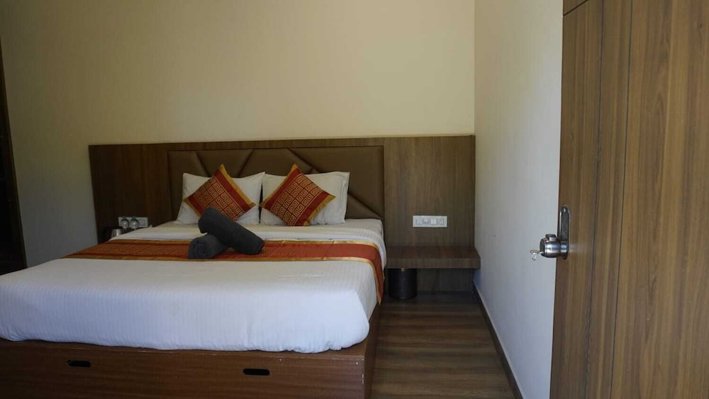 Deluxe Room, Balcony, Mountain View photo 3