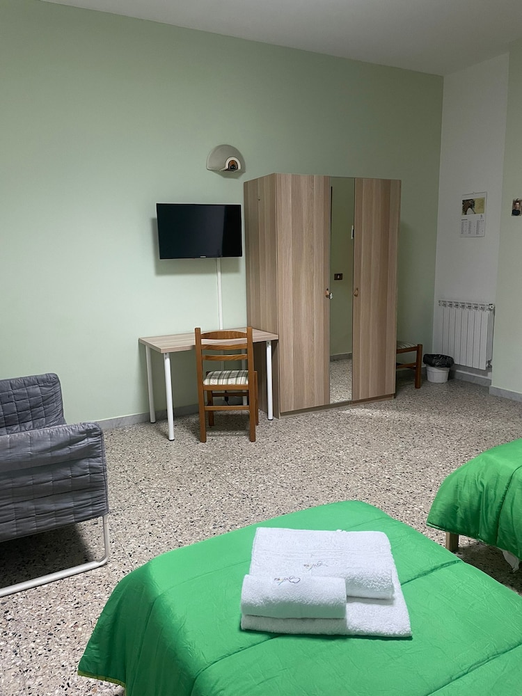 Standard Twin Room photo 1