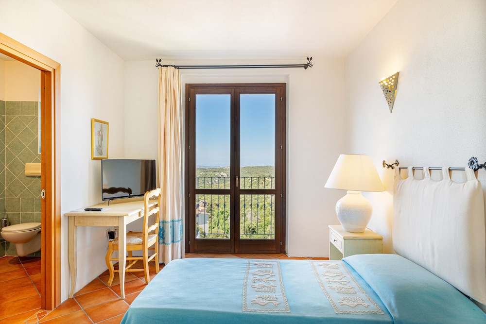 Superior Room - Photo 12