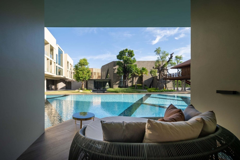 Deluxe Room, Pool Access photo 1