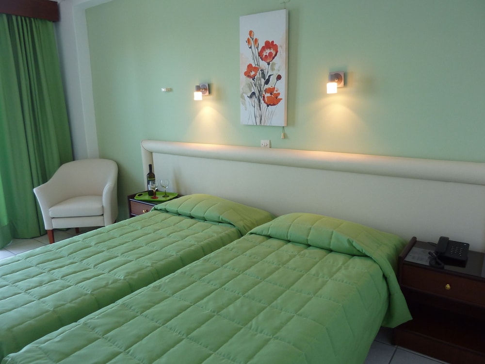 Single Room, Sea View