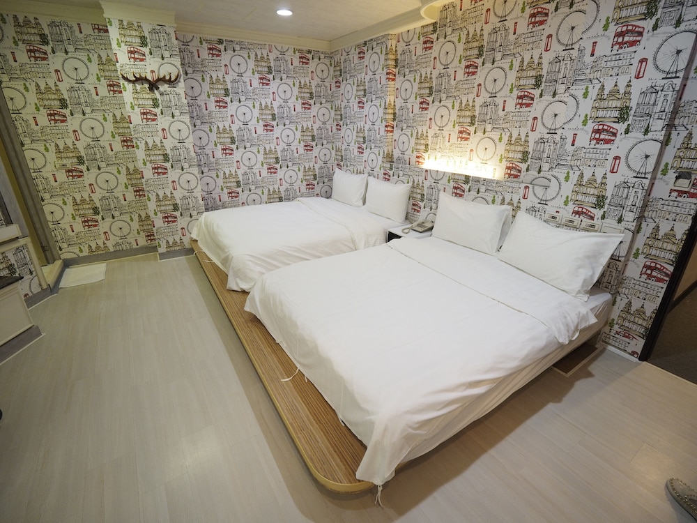 Elite Quadruple Room photo 1