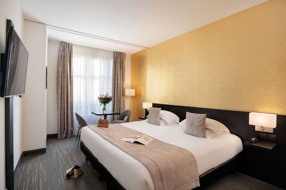 Deluxe Room, 1 King Bed, Non Smoking (Twin bed on request) - Photo 9