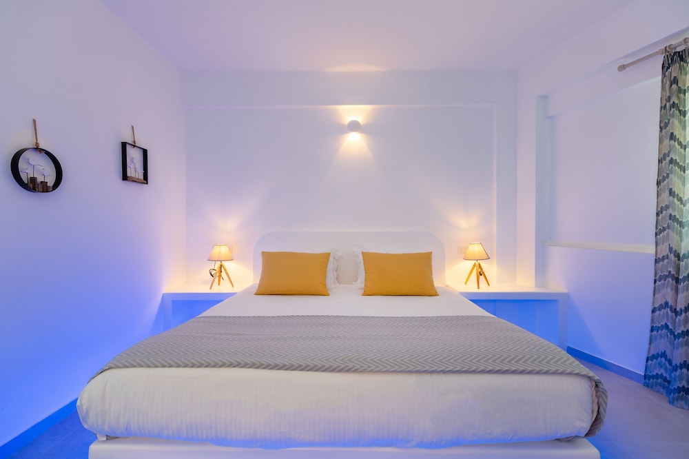 Deluxe Room, Balcony - Photo 8