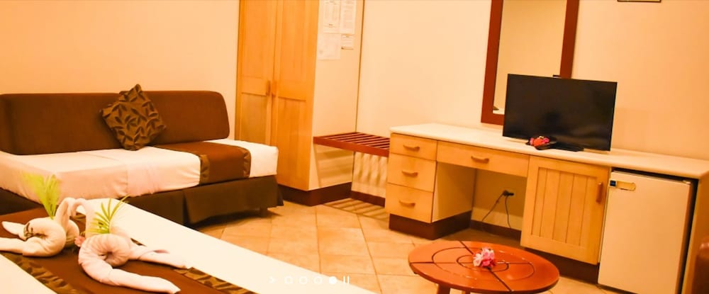 Family Room photo 3