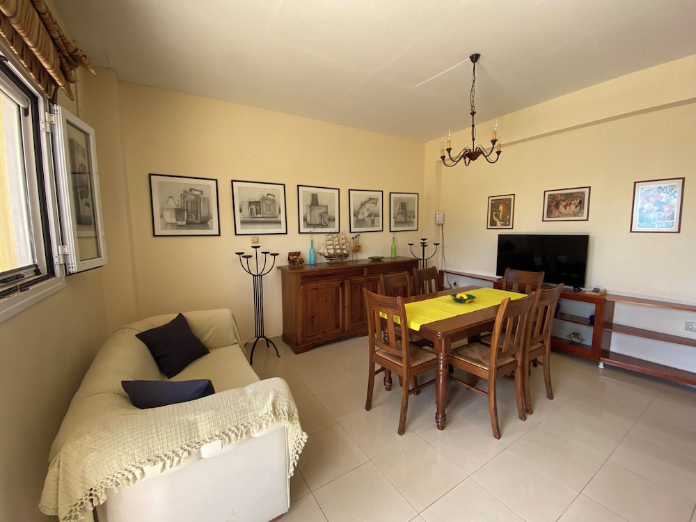 Apartment, 2 Bedrooms, Garden View photo 3