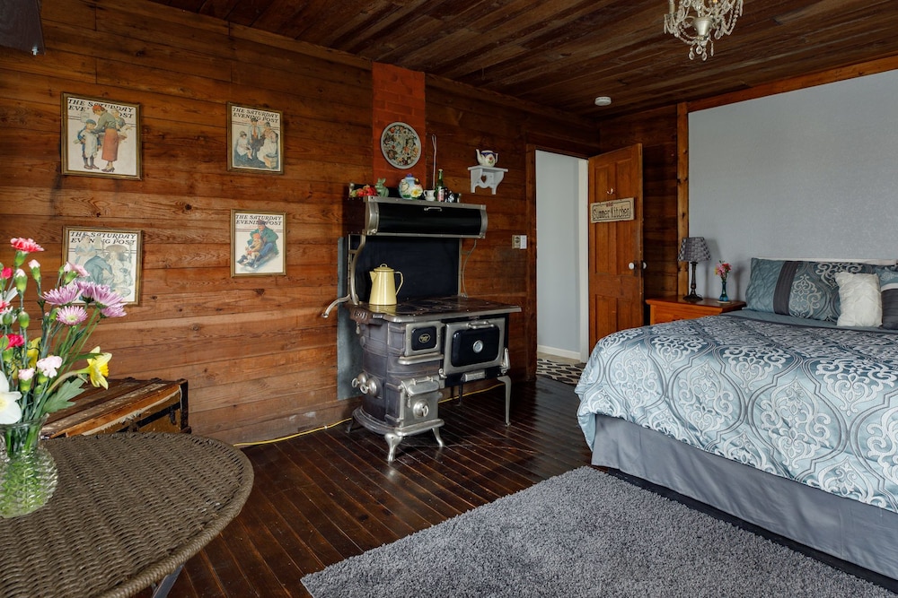 Luxury Cottage, 1 King Bed, Non Smoking, Hot Tub photo 2
