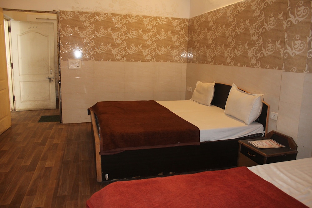 Family Double Room, Multiple Beds, Non Smoking, Private Bathroom