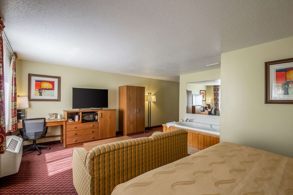 Suite, 1 King Bed with Sofa bed, Accessible, Non Smoking photo 1