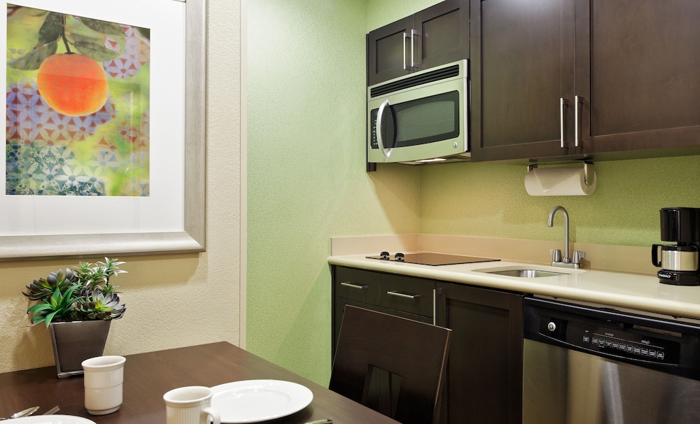 Suite, 2 Queen Beds, Accessible, Bathtub