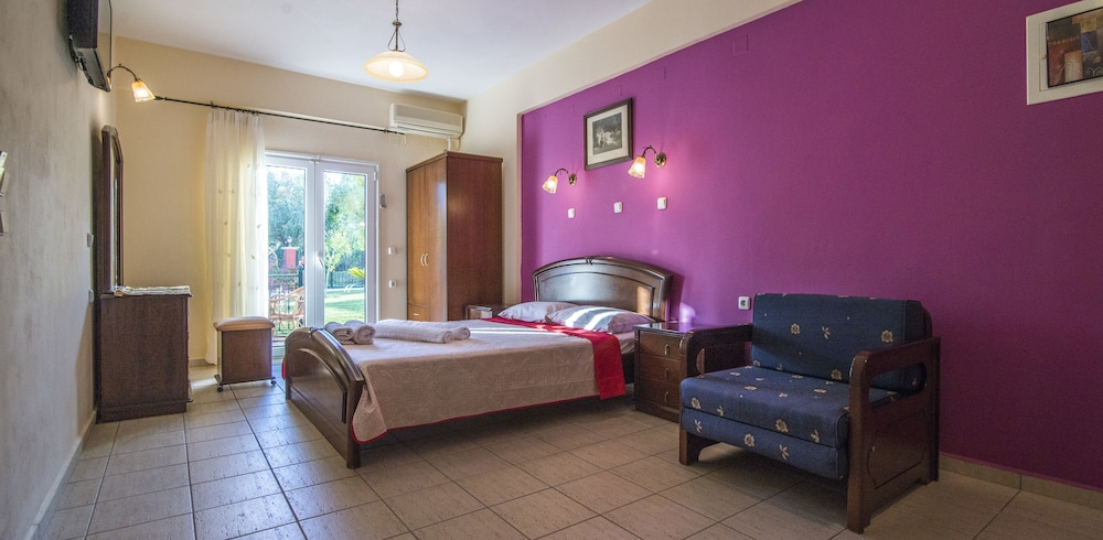 Comfort Studio, Pool View