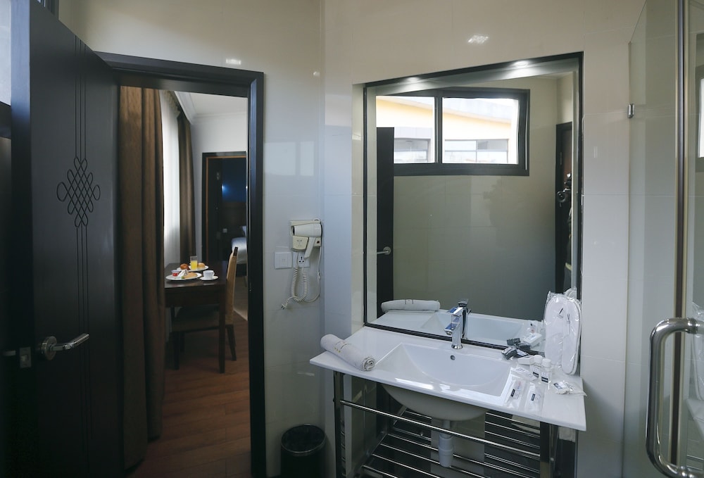 Triple Room, Smoking photo 3