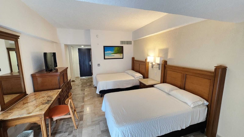 Standard Double Room, 2 Double Beds, Partial Ocean View - Photo 1