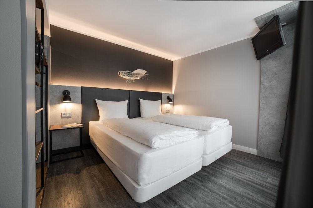 Suite - Photo 2