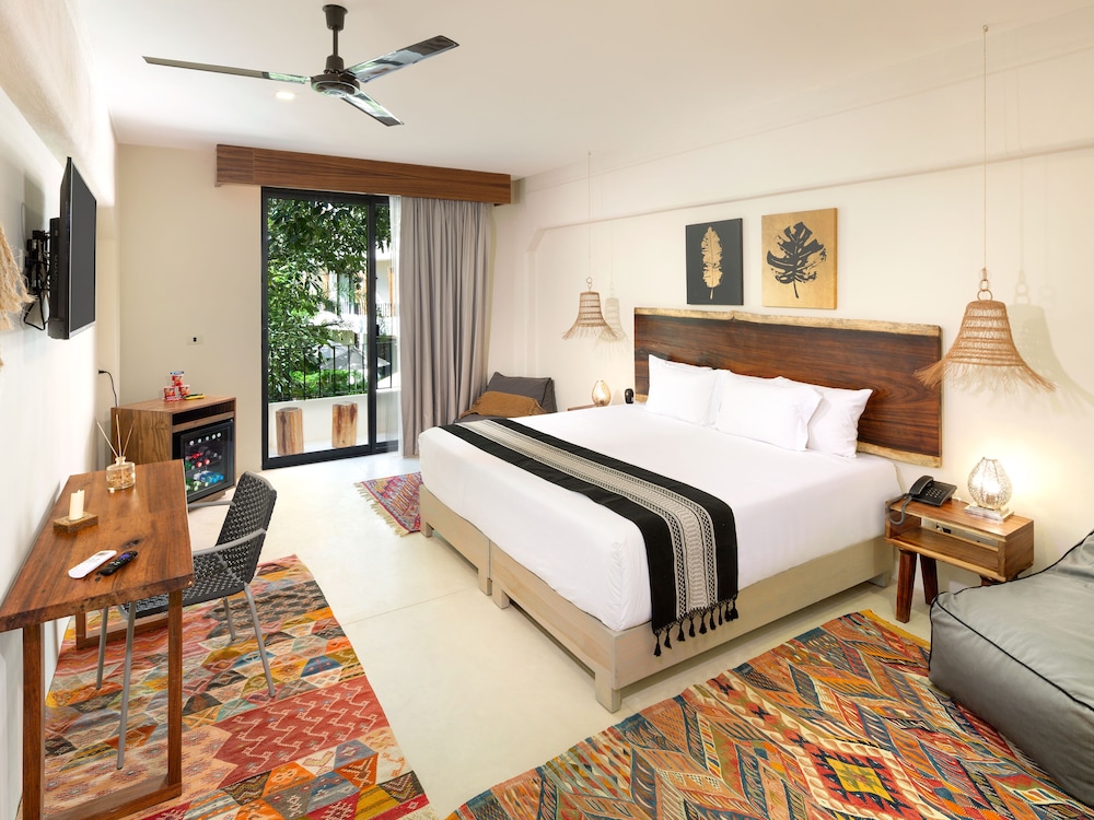 Deluxe Room - Photo 1