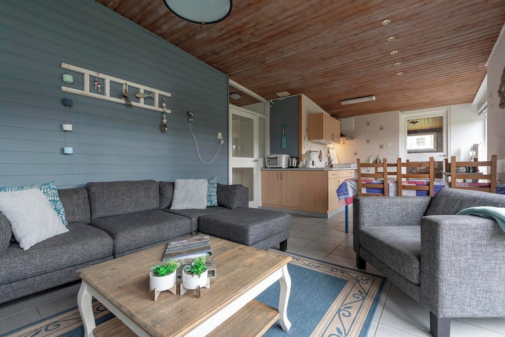 Bungalow photo 1