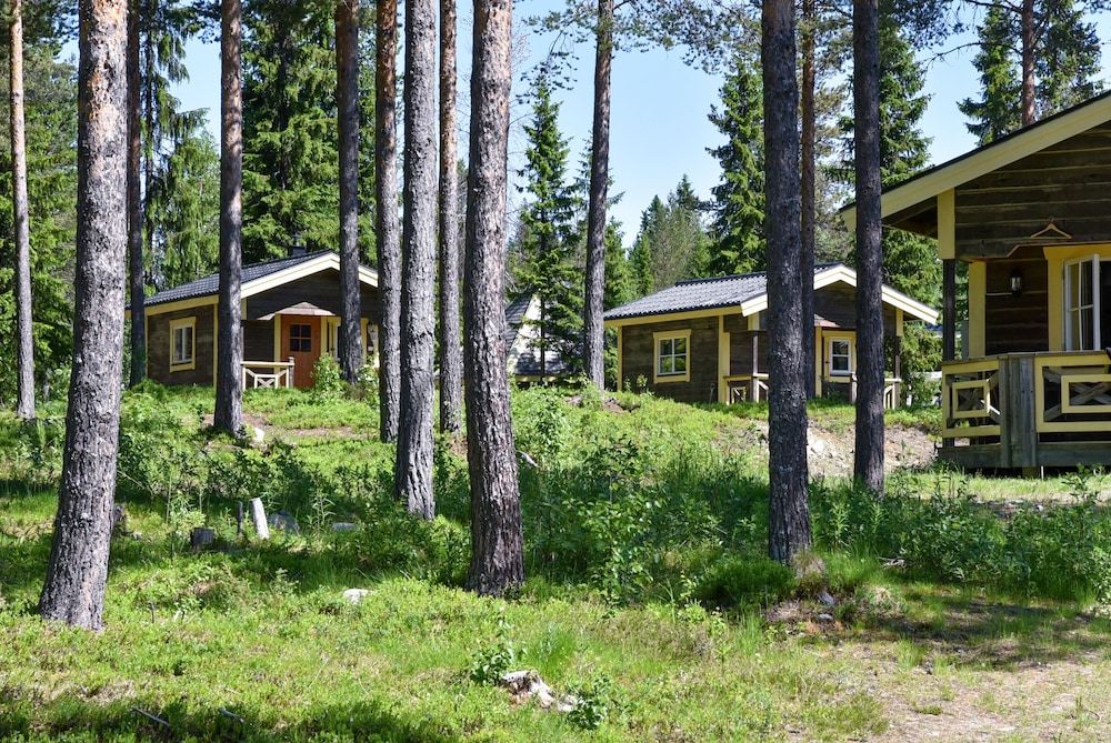 Basic Cabin, Shared Bathroom photo 3