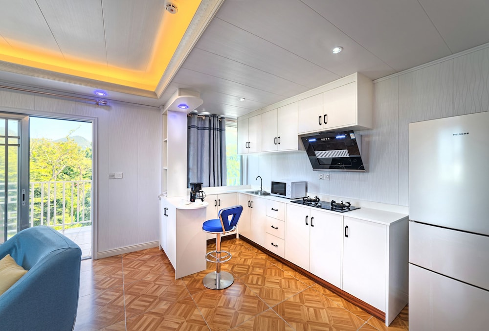 East End View Suite photo 1