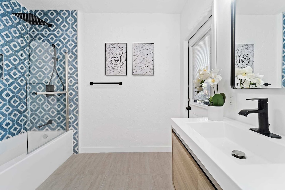 House (Multiple Bedrooms) photo 2