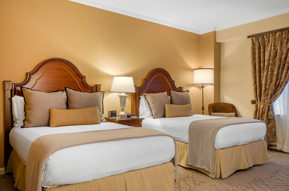 Premier Double Room, 2 Double Beds - Photo 6
