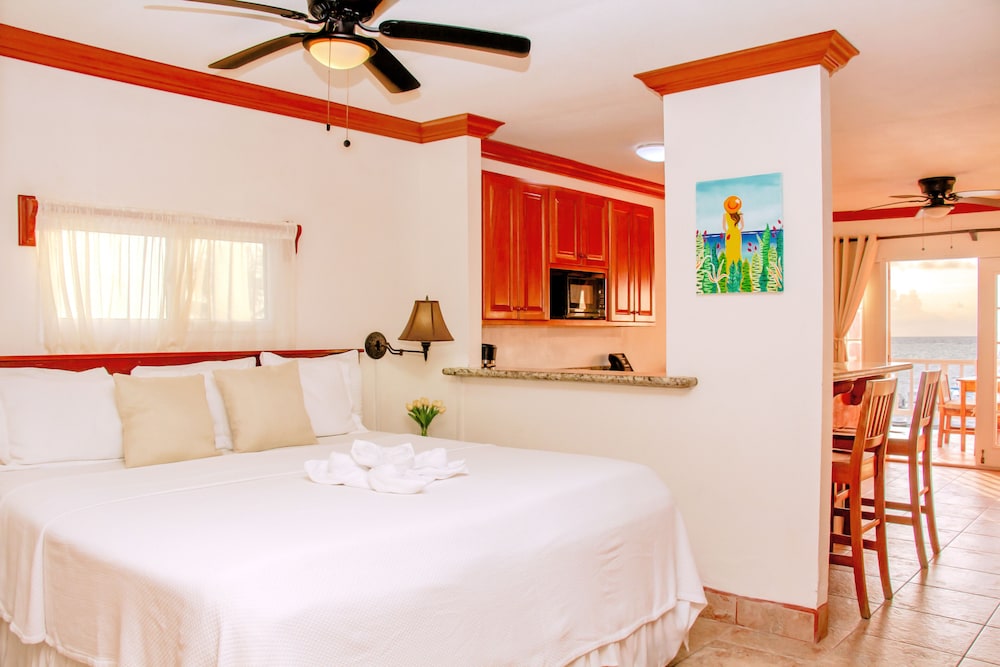 Studio Suite, Beach View (Beachfront)