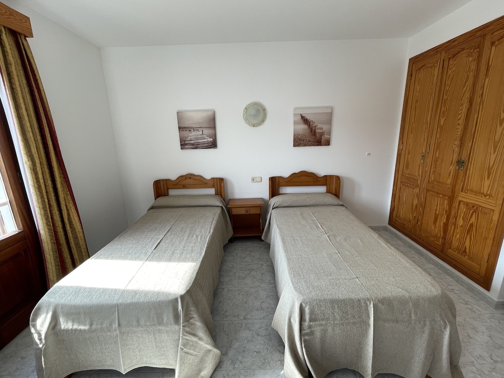 Standard Double Room Single Use, Balcony photo 3