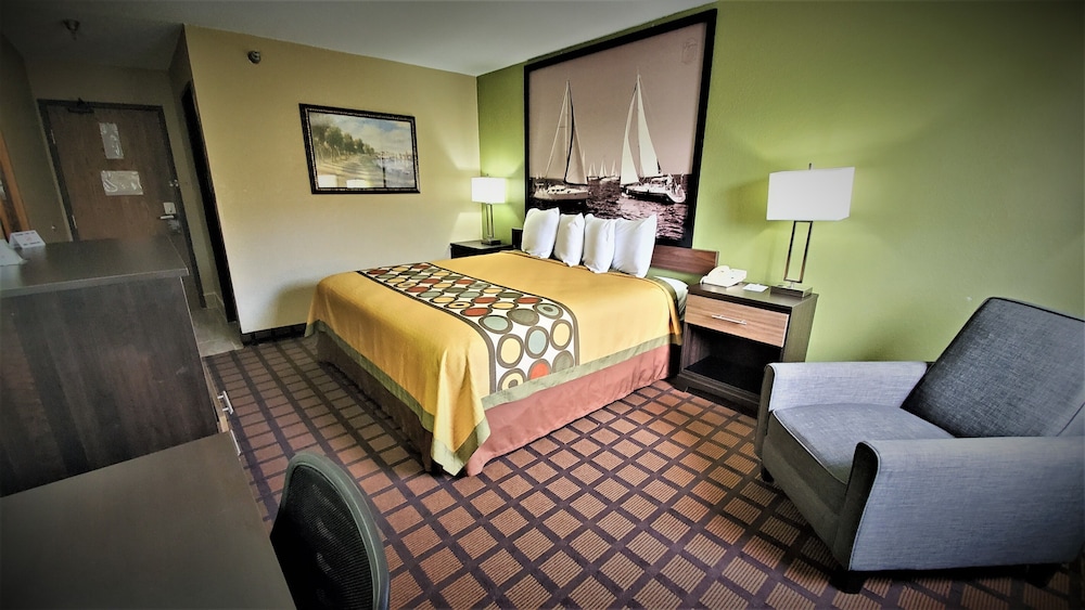 Economy Room, 1 Queen Bed, Accessible, Non Smoking - Photo 2