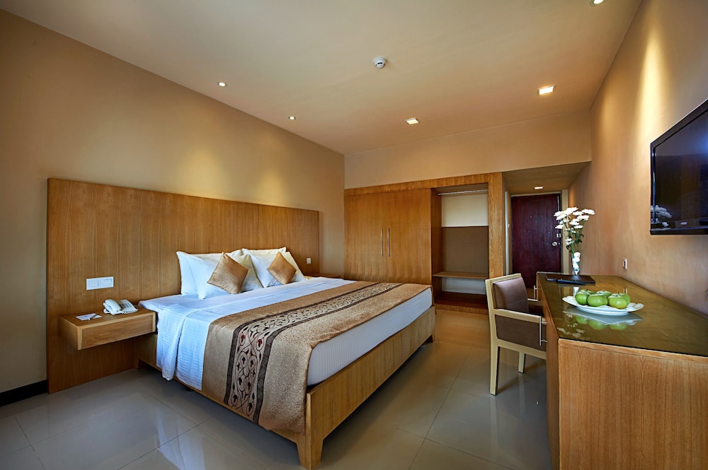 Deluxe King Room with Sea View photo 3