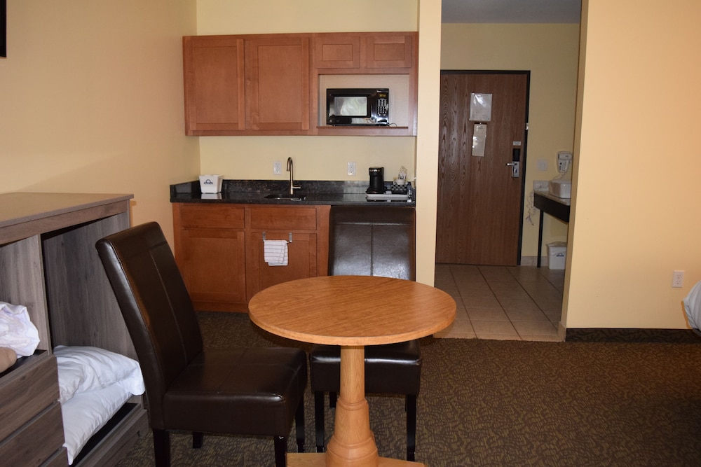 Studio Suite, 1 King Bed, Non Smoking - Photo 5