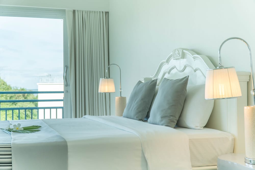Suite - Photo 11