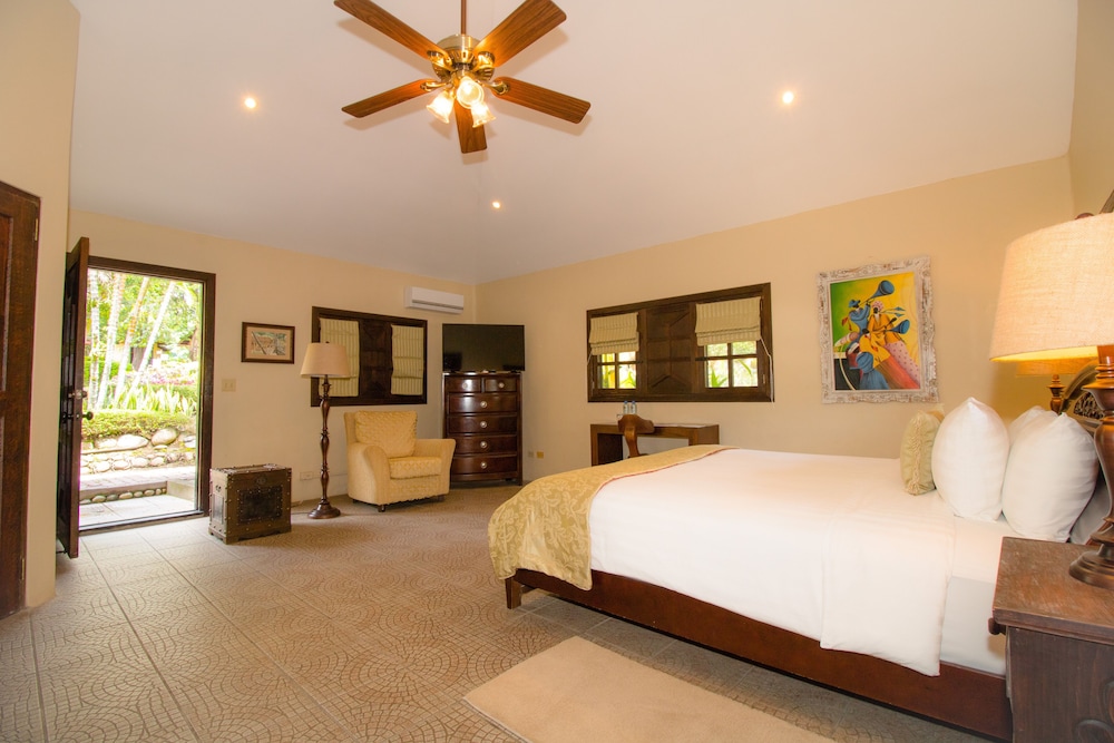 Junior Suite, 1 King Bed - Photo 2