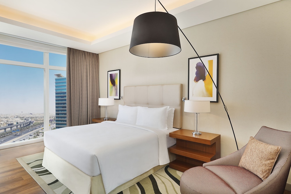 Deluxe Room, 1 King Bed - Photo 10