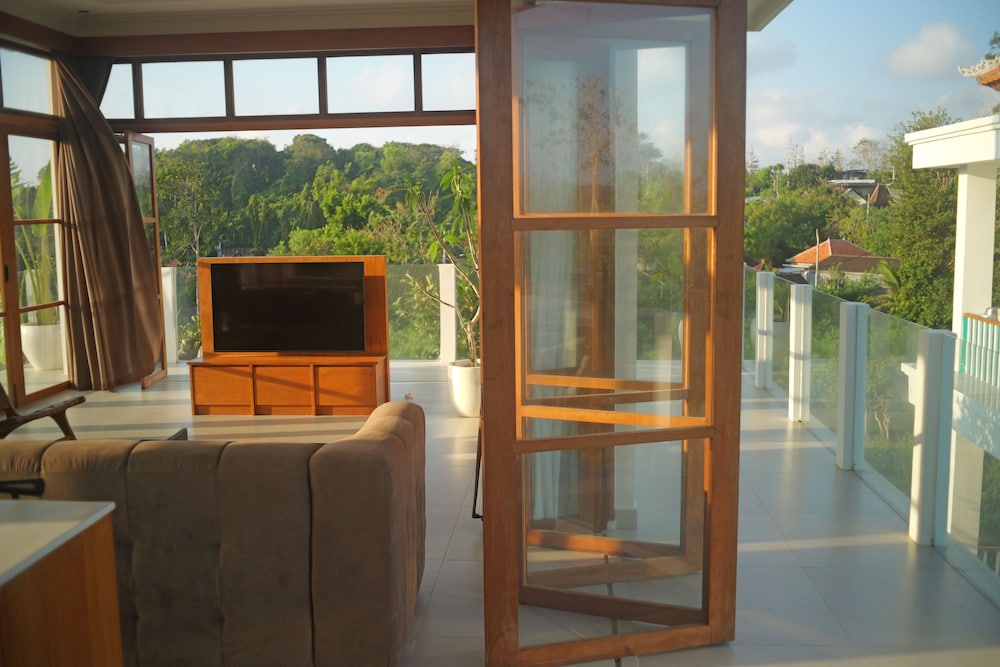 Penthouse photo 3
