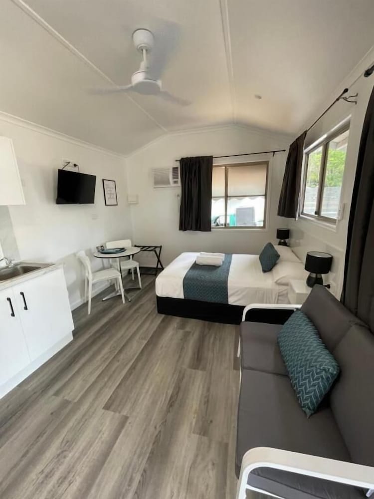 Studio, 1 Bedroom, Garden View - Photo 1