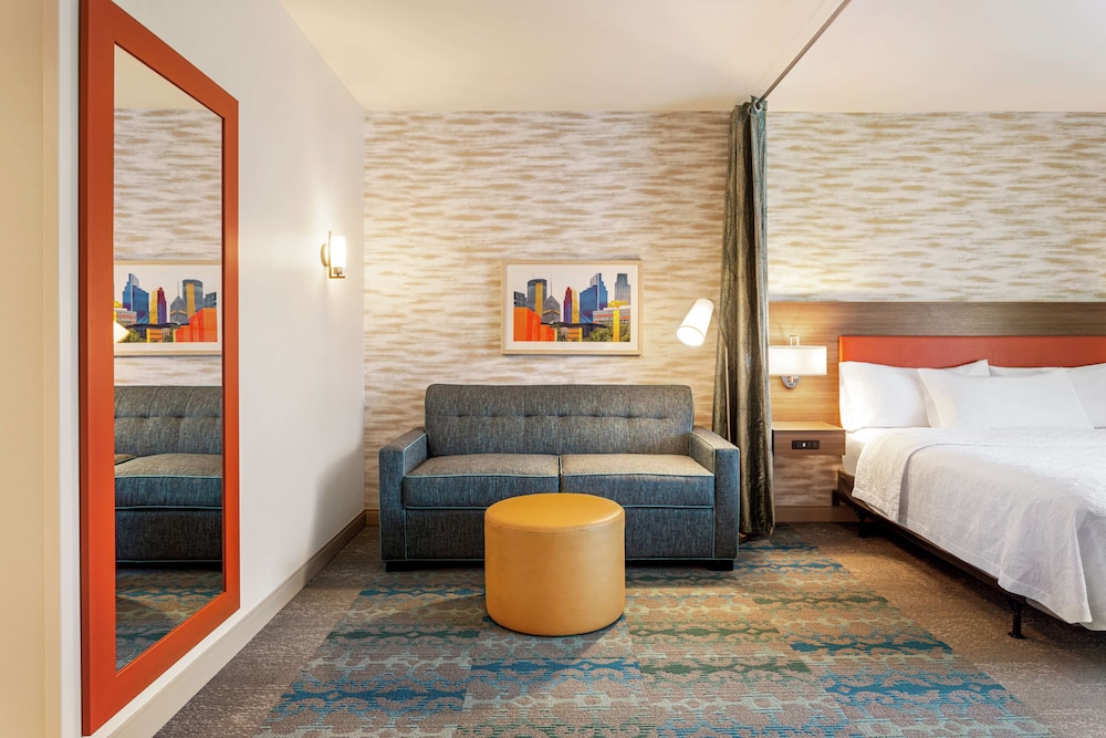 Studio, 1 King Bed, Accessible (Roll-In Shower) - Photo 1