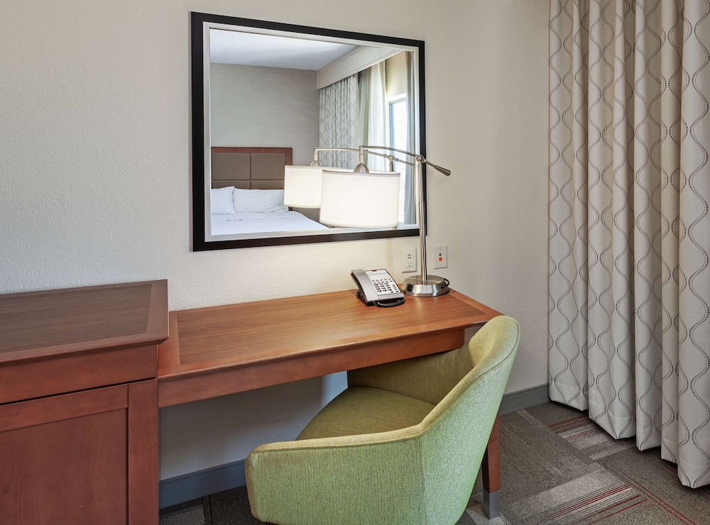 Room, 1 King Bed, Accessible (Hearing) photo 2