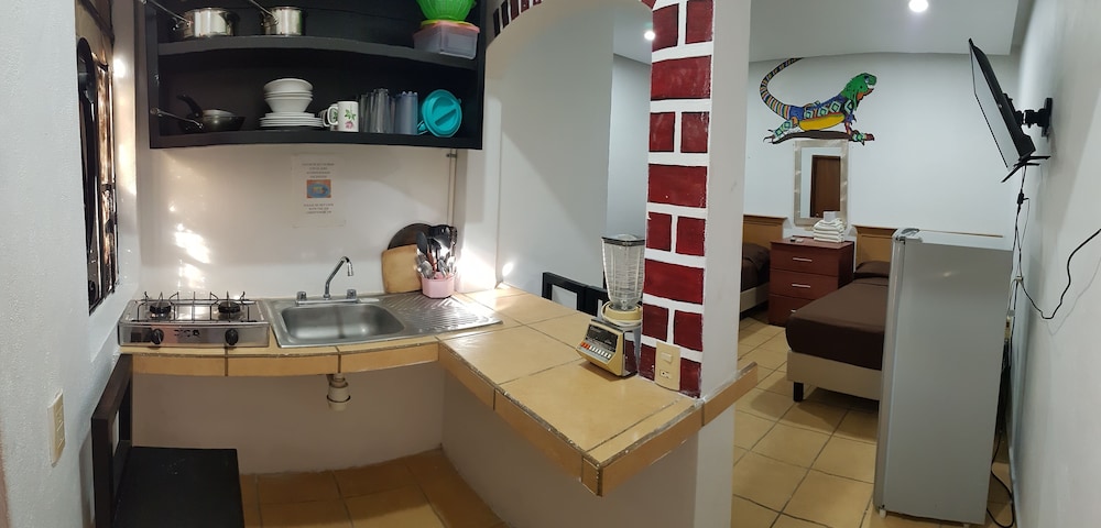 Traditional Bungalow, 2 Queen Beds, Non Smoking, Pool View photo 3
