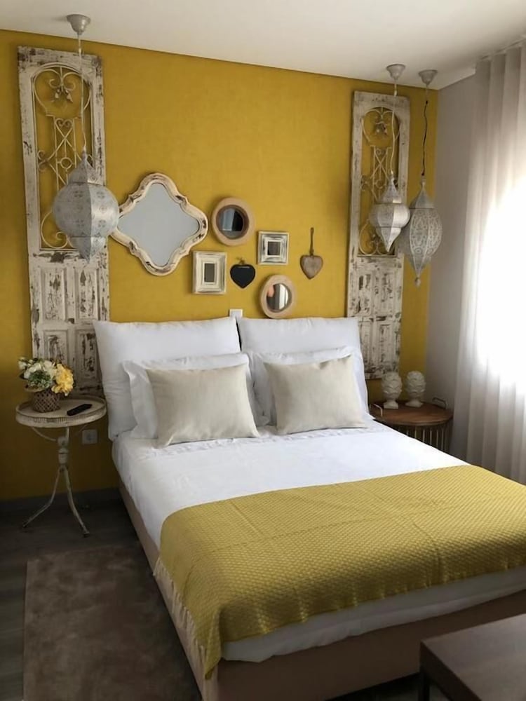 Deluxe Double Room (5)